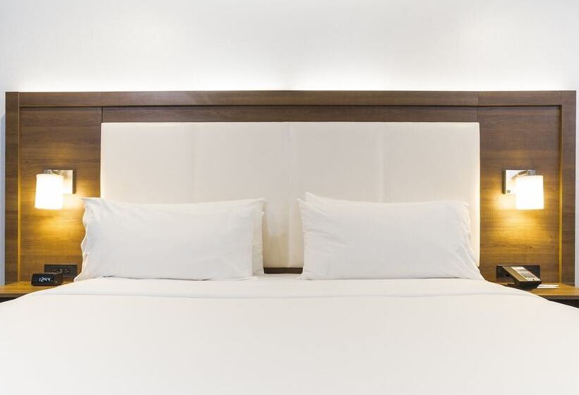 فندق Holiday Inn Express Hollywood Walk Of Fame, An Ihg