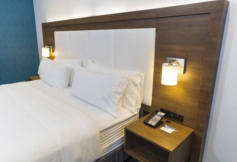 فندق Holiday Inn Express Hollywood Walk Of Fame, An Ihg