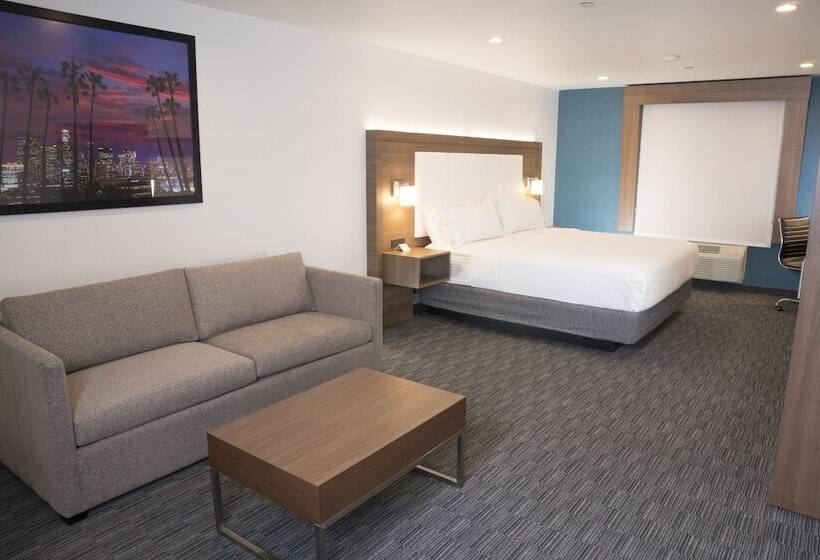 فندق Holiday Inn Express Hollywood Walk Of Fame, An Ihg