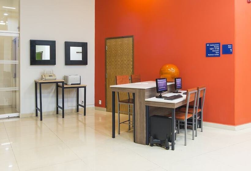 فندق Holiday Inn Express Manzanillo, An Ihg