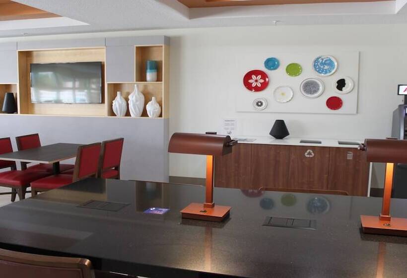 فندق Holiday Inn Express Orlando   South Davenport, An Ihg