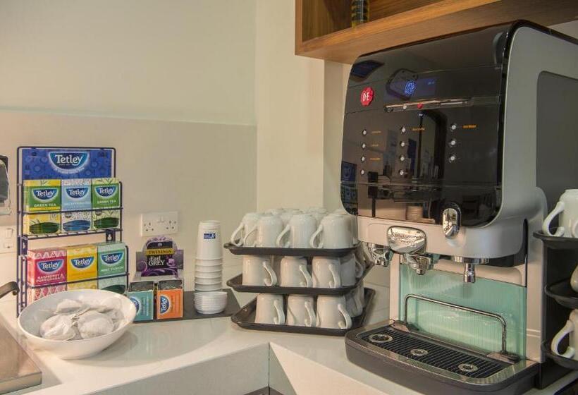 هتل Holiday Inn Express Sheffield City Centre By Ihg