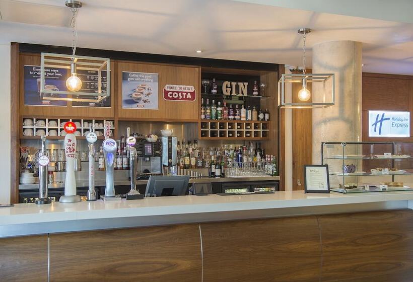 هتل Holiday Inn Express Sheffield City Centre By Ihg