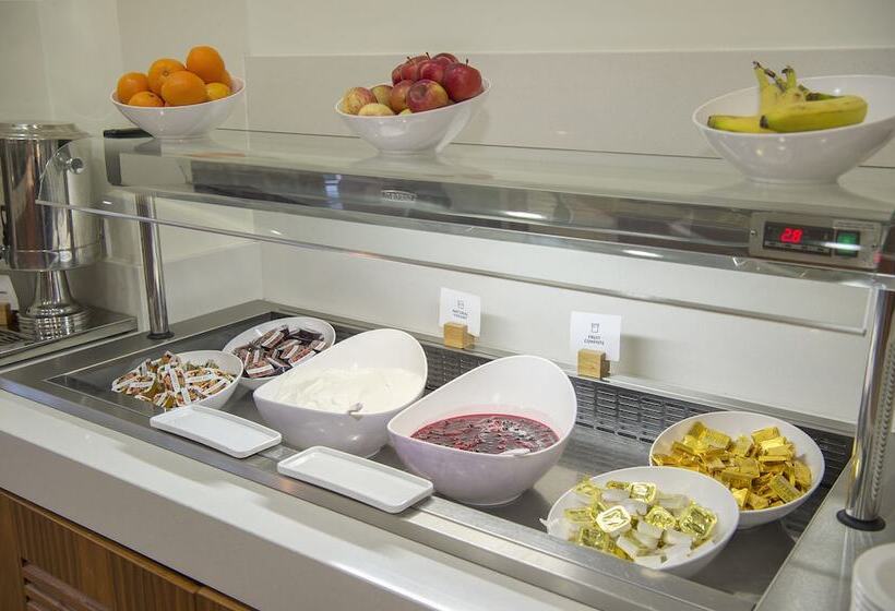 هتل Holiday Inn Express Sheffield City Centre By Ihg