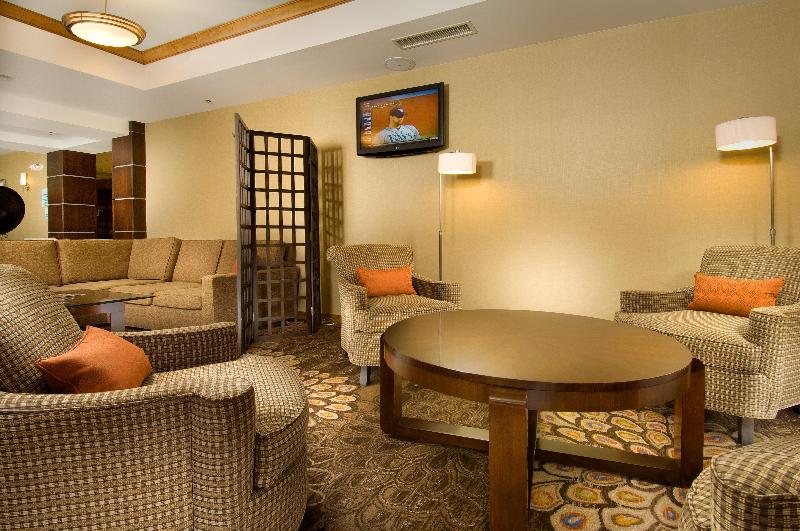 Отель Holiday Inn Express & Suites Alexandria   Fort Belvoir, An Ihg