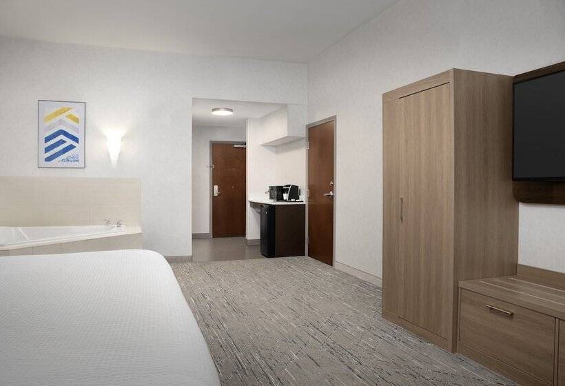 Отель Holiday Inn Express & Suites Alexandria   Fort Belvoir, An Ihg