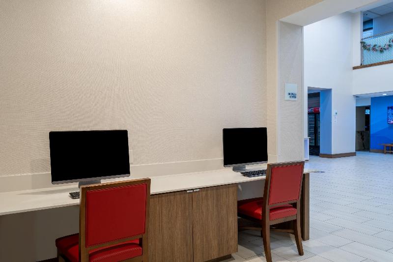 Отель Holiday Inn Express & Suites Dallas East Fair Park, An Ihg