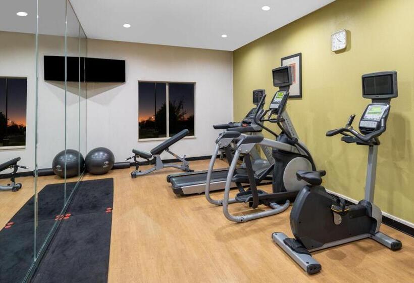 Отель Holiday Inn Express & Suites Dallas East Fair Park, An Ihg