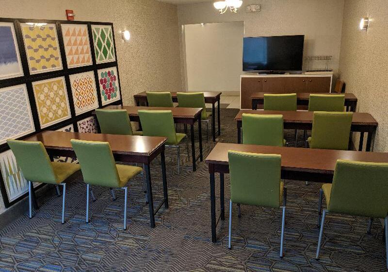 בית מלון כפרי Holiday Inn Express Venice, An Ihg