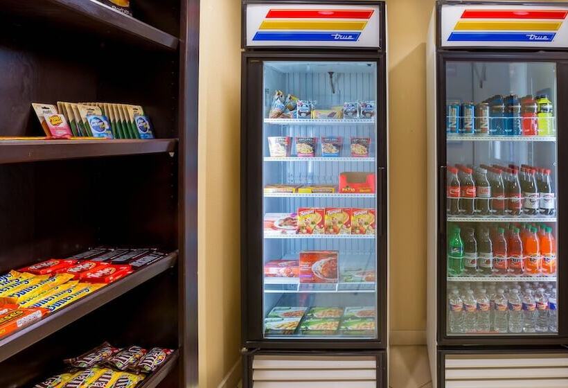 בית מלון כפרי Holiday Inn Express & Suites   Oklahoma City Airport, An Ihg