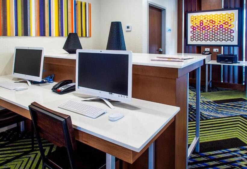 בית מלון כפרי Holiday Inn Express & Suites   Oklahoma City Airport, An Ihg