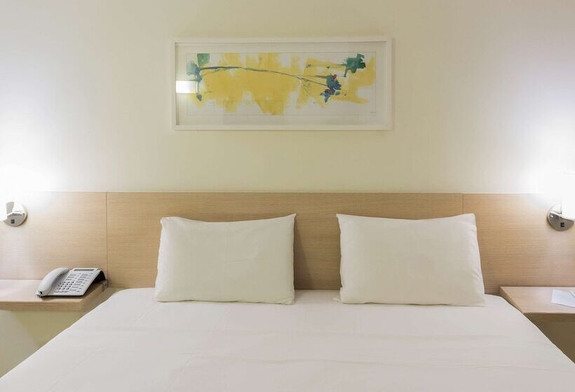 ホテル Ibis Styles Belem Nazare