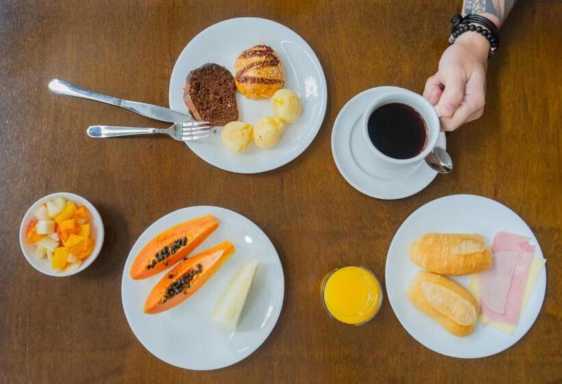 ホテル Ibis Styles Belem Nazare