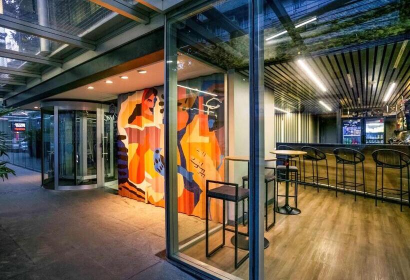 ホテル Ibis Styles Belem Nazare