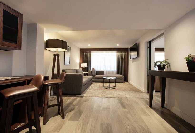 Отель Indigo Guadalajara Expo, An Ihg