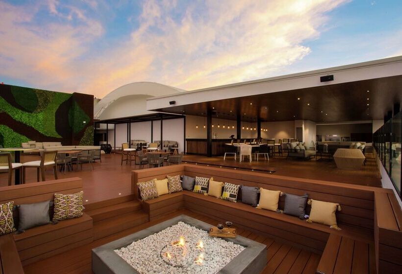 Отель Indigo Guadalajara Expo, An Ihg