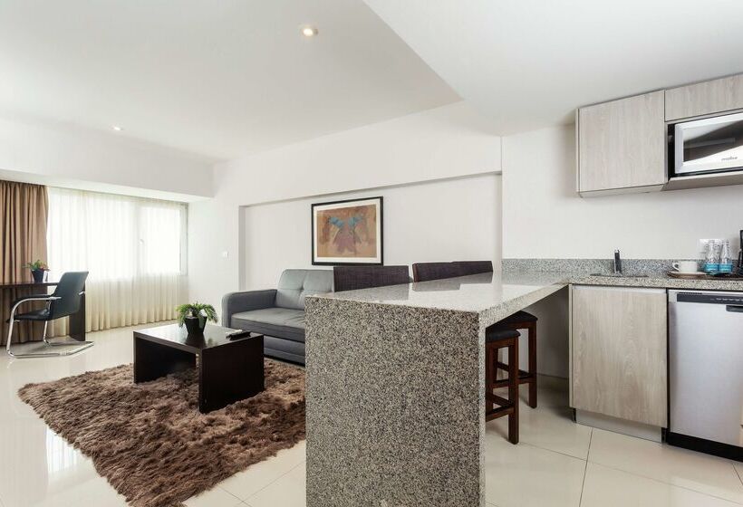 Отель Indigo Guadalajara Expo, An Ihg