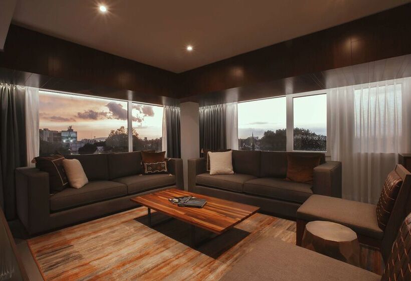 Отель Indigo Guadalajara Expo, An Ihg