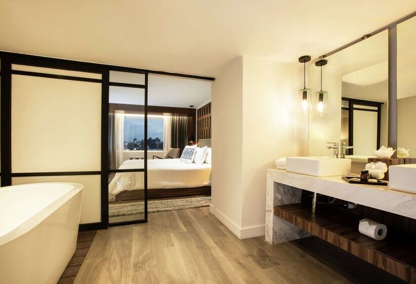 Отель Indigo Guadalajara Expo, An Ihg