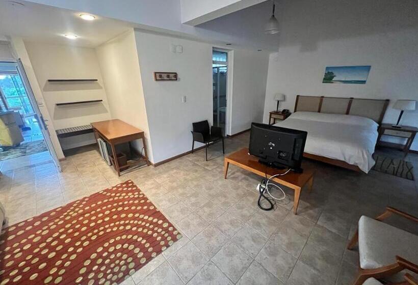 ホテル Maitei Posadas