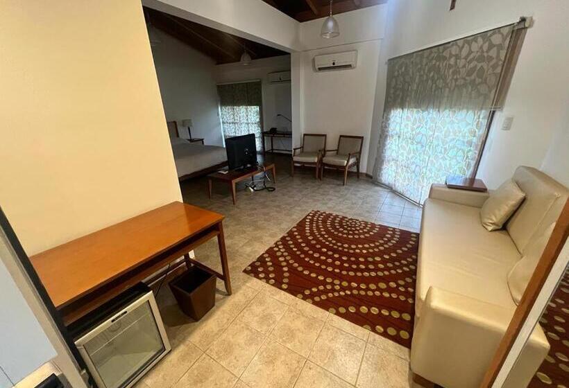 ホテル Maitei Posadas