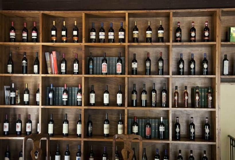 Отель Montelucci Country Resort & Agriturismo Di Charme