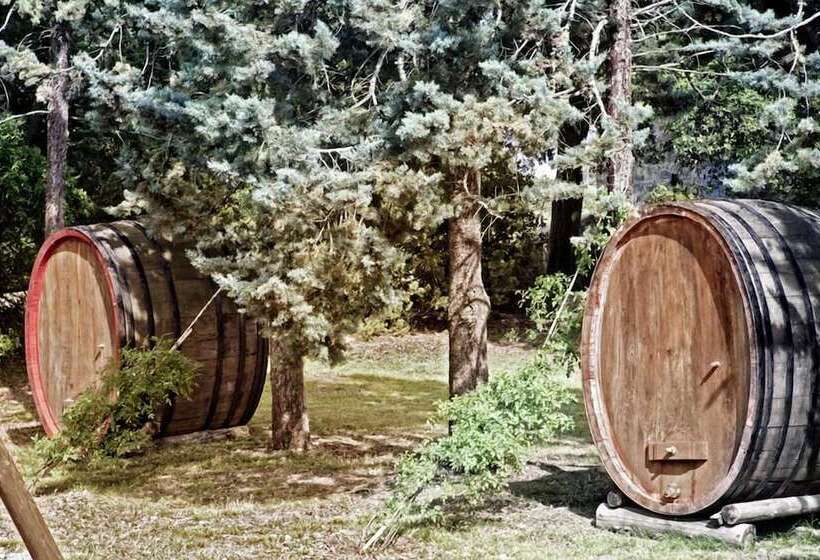 Отель Montelucci Country Resort & Agriturismo Di Charme