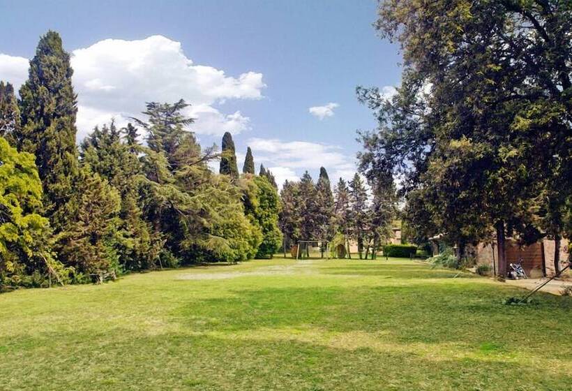 Отель Montelucci Country Resort & Agriturismo Di Charme