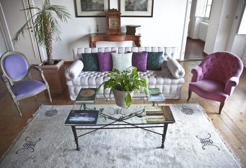 Отель Montelucci Country Resort & Agriturismo Di Charme