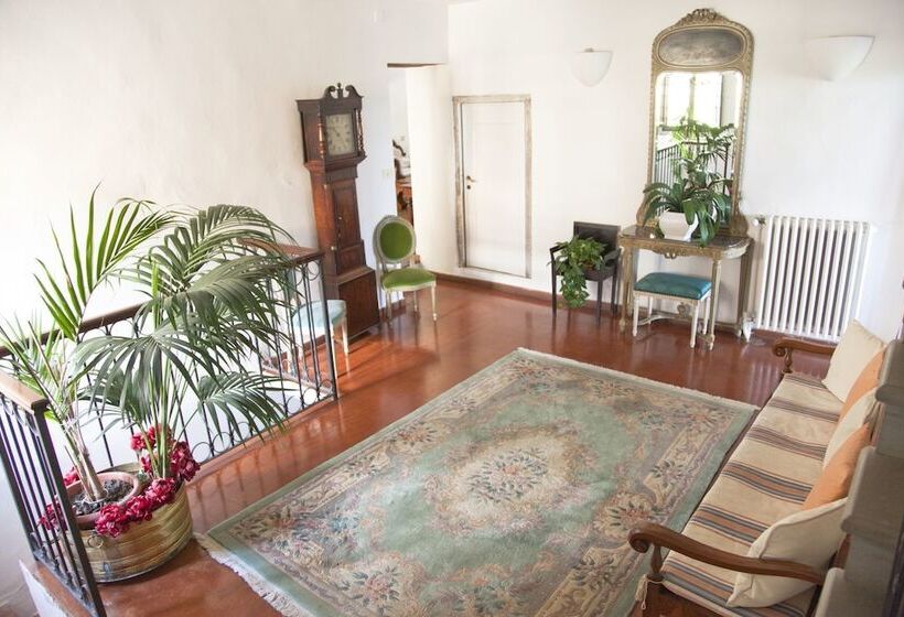 Отель Montelucci Country Resort & Agriturismo Di Charme