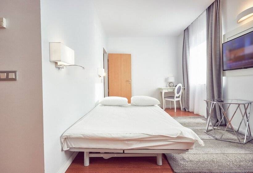 Отель Mycontinental Sibiu