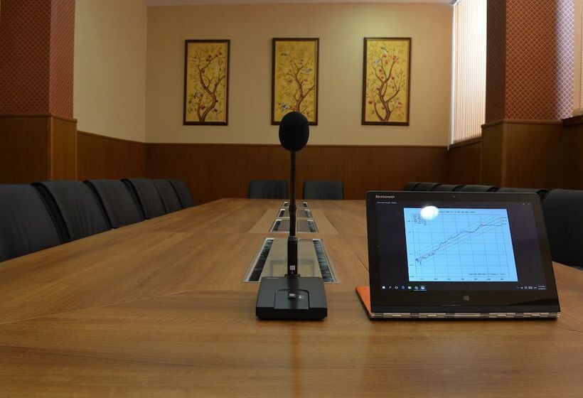 فندق Orpheus Casino And Spa