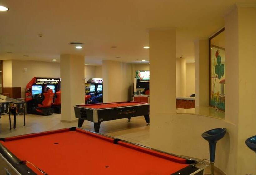 فندق Orpheus Casino And Spa