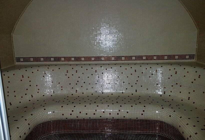 فندق Orpheus Casino And Spa