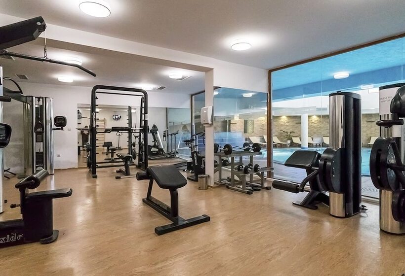 فندق Orpheus Casino And Spa