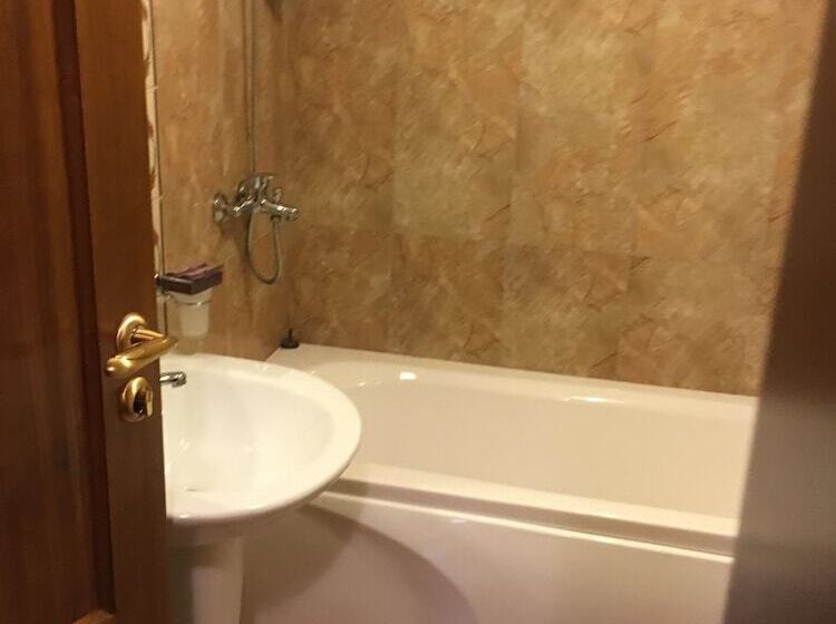 בית מלון כפרי Perelik Palace