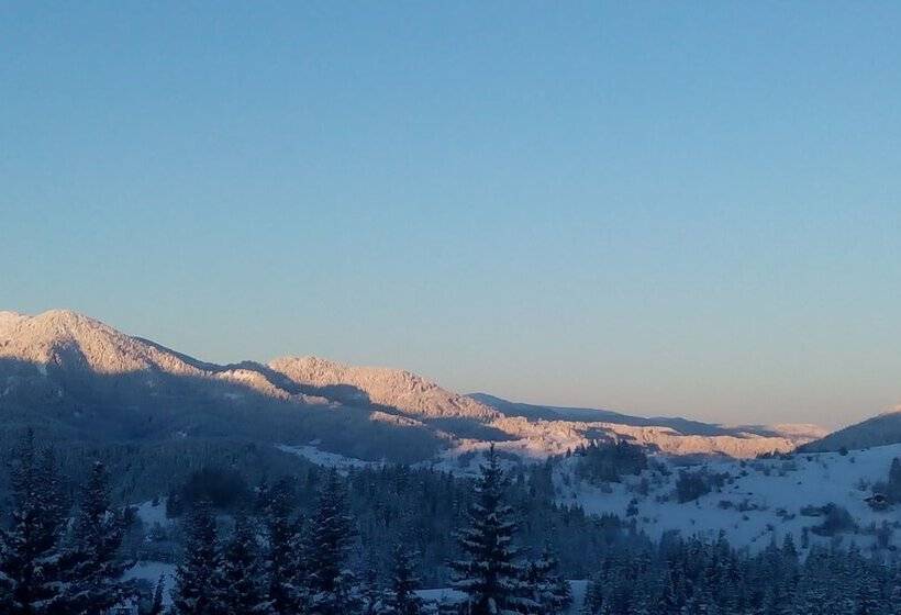 בית מלון כפרי Perelik Palace