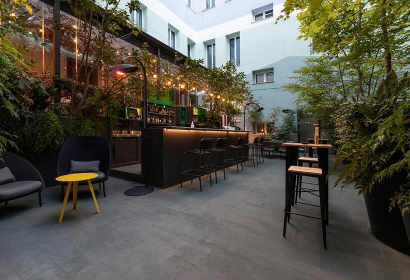 ホテル Petit Palace Santa Barbara