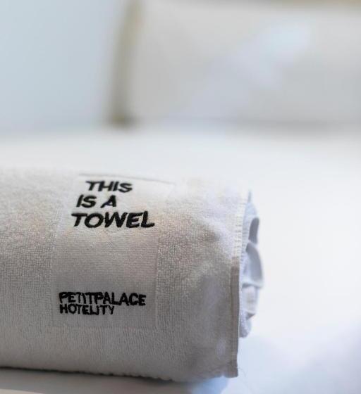 ホテル Petit Palace Santa Barbara