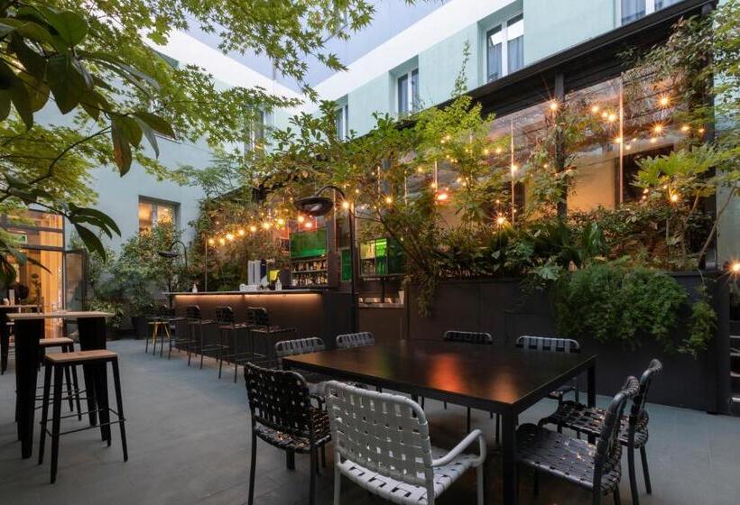 ホテル Petit Palace Santa Barbara