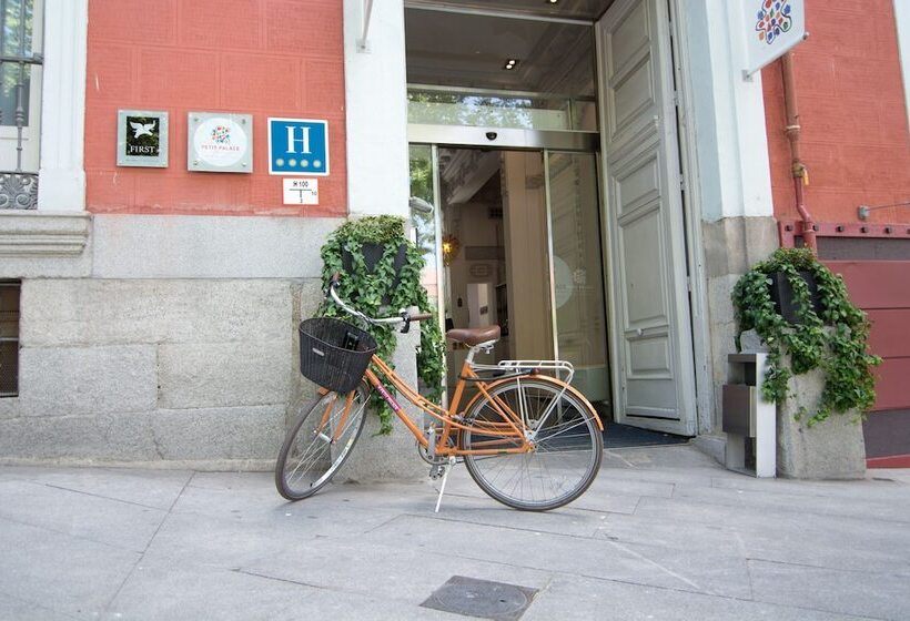 ホテル Petit Palace Santa Barbara