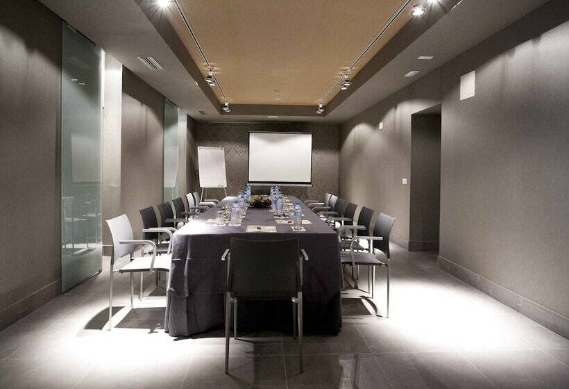 ホテル Petit Palace Santa Barbara