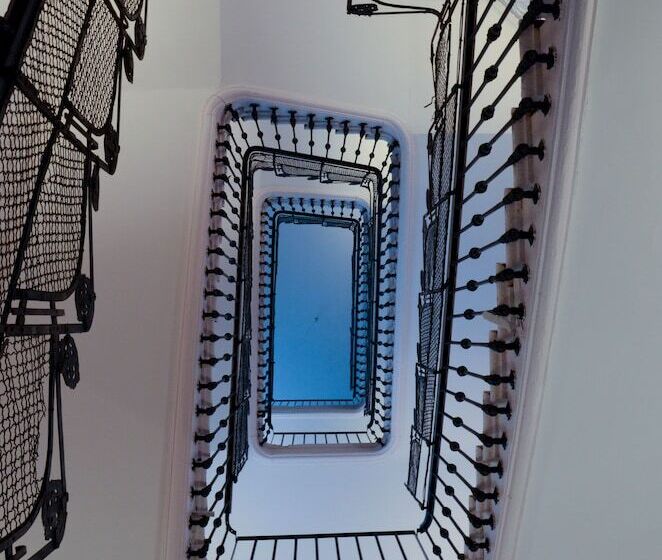 ホテル Petit Palace Santa Barbara