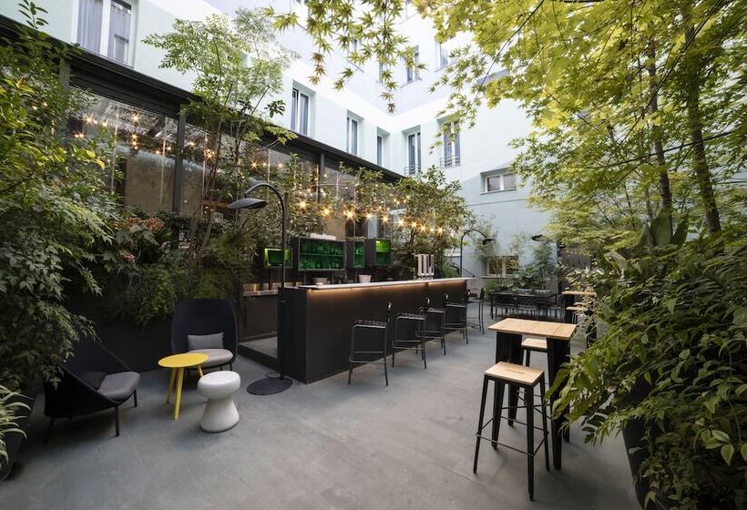 ホテル Petit Palace Santa Barbara