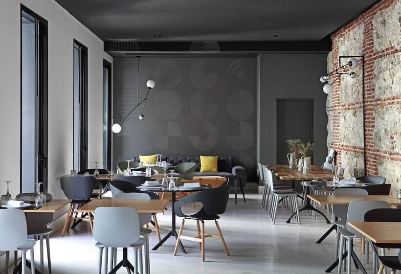 ホテル Petit Palace Santa Barbara