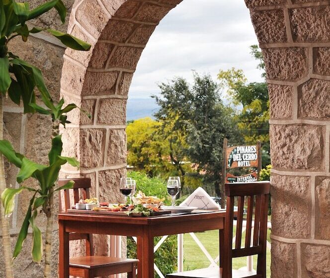 هتل Pinares Del Cerro Resort & Suites