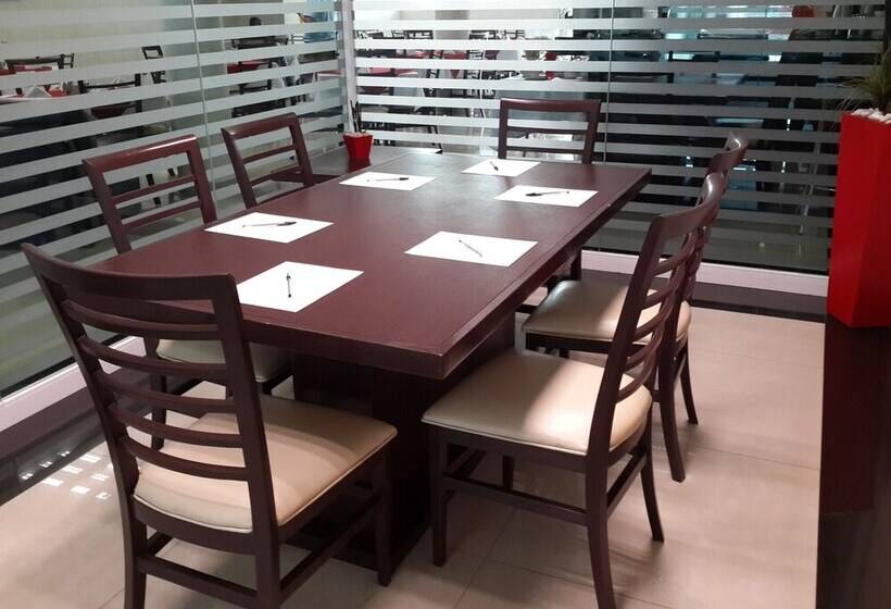 هتل Portonovo Plaza Centro