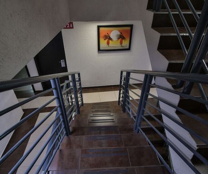 هتل Portonovo Plaza Centro