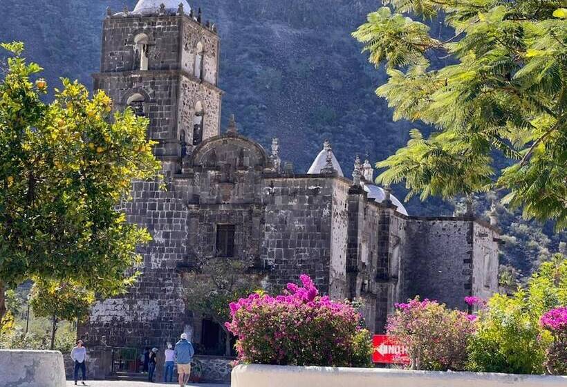 هتل Posada Del Cortes