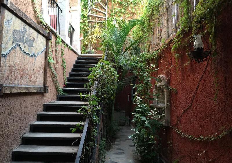 هتل Posada Del Cortes